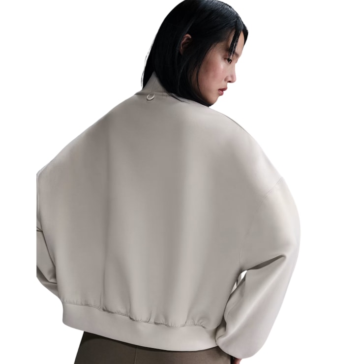 Blusão Nike 24.7 ImpossiblySoft Dri-Fit Oversized Feminino - Bege