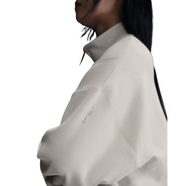Blusão Nike 24.7 ImpossiblySoft Dri-Fit Oversized Feminino - Bege