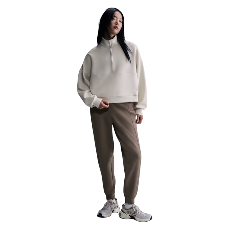 Blusão Nike 24.7 ImpossiblySoft Dri-Fit Oversized Feminino - Bege