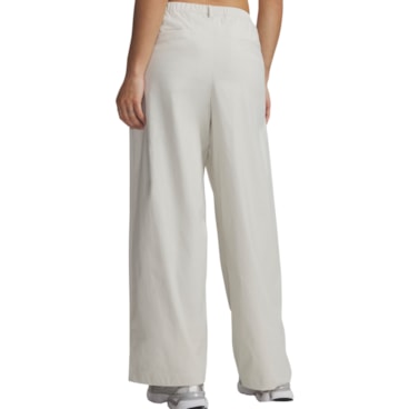 Calça Under Armour Unstoppable Pleated Feminina - Bege
