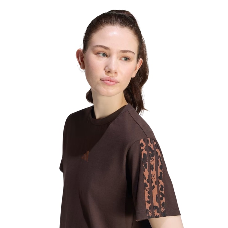 Camiseta Adidas Estampa Animal Seasonal Essentials Feminina