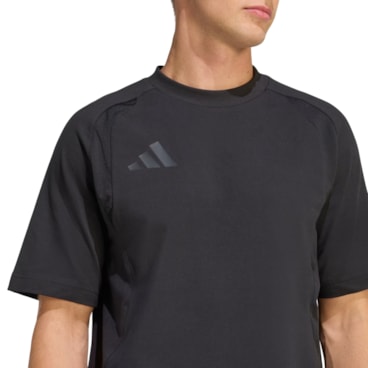 Camiseta Adidas Tiro Travel Masculina - Preta