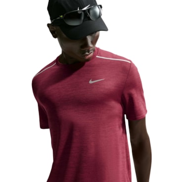 Camiseta Dri-Fit Nike UV Miler Masculina - Vermelha