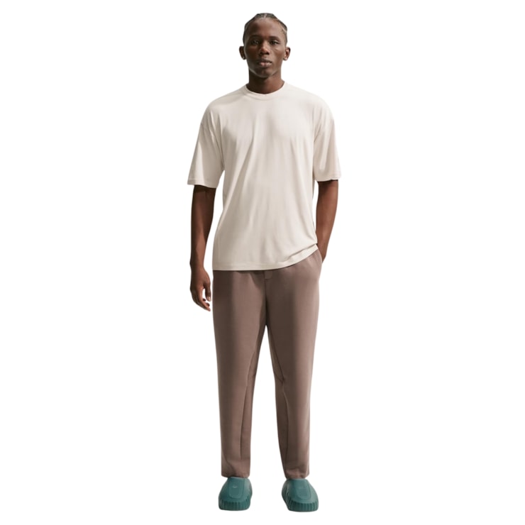 Camiseta Nike Dri-Fit 24.7 Knit Masculina - Bege