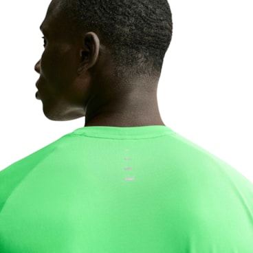 Camiseta Nike Dri-Fit Advance Stride Masculina - Verde Limão