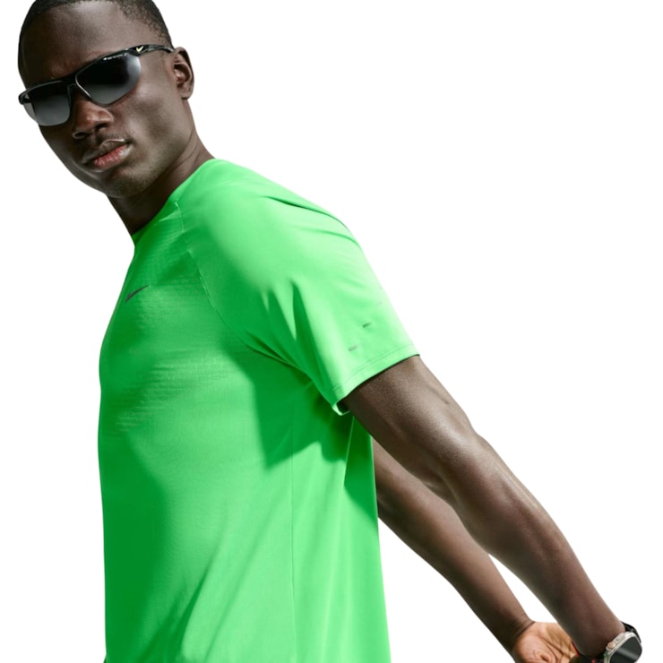 Camiseta Nike Dri-Fit Advance Stride Masculina - Verde Limão