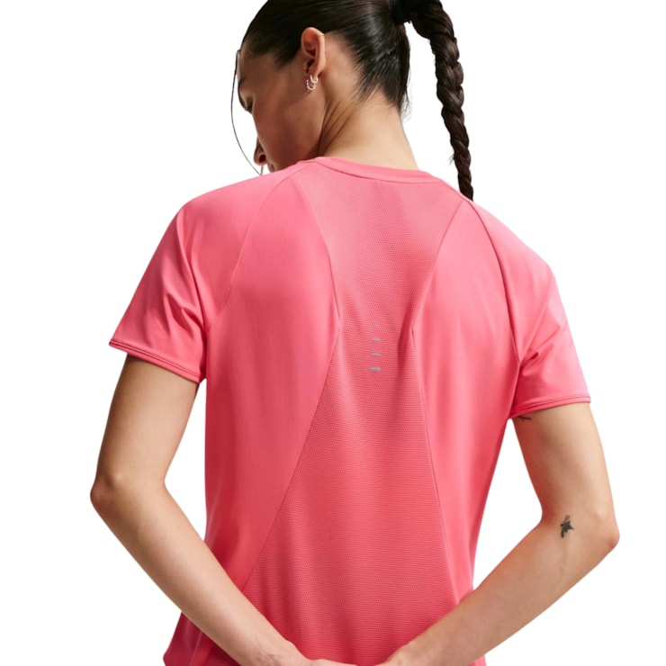 Camiseta Nike Dri-Fit Swift Feminina - Rosa