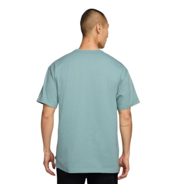 Camiseta Nike Premium Essentials Masculina - Cinza