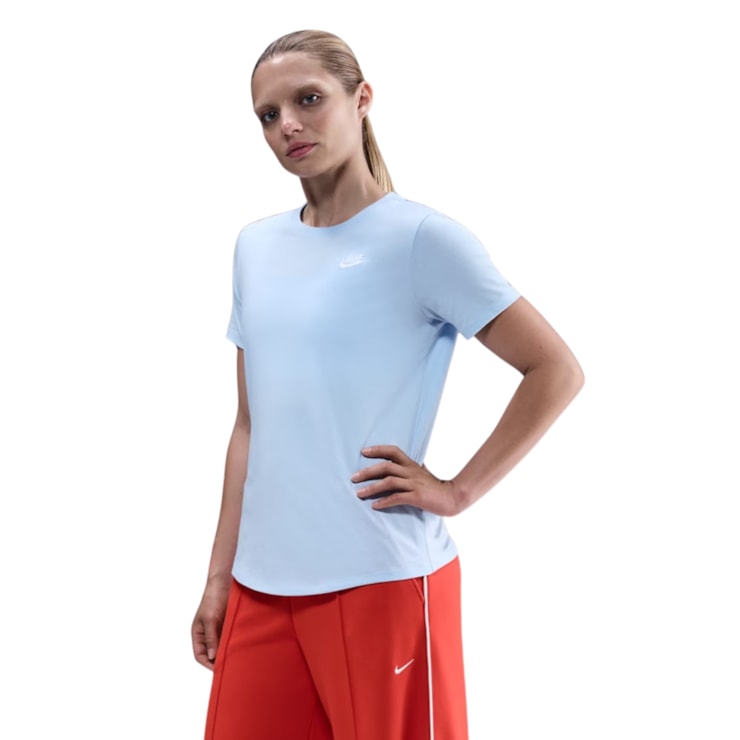 Camiseta Nike Sportswear Club Essentials Feminina - Azul