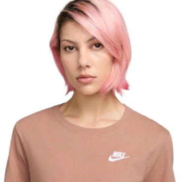 Camiseta Nike Sportswear Club Essentials Feminina - Rosa