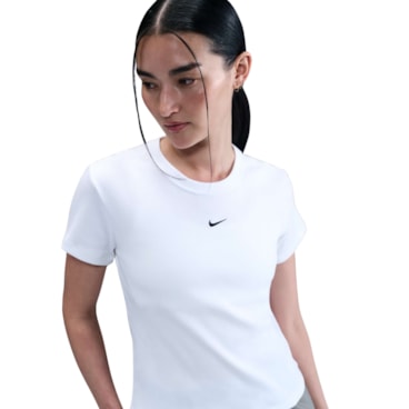 Camiseta Nike Sportswear Feminina - Branca