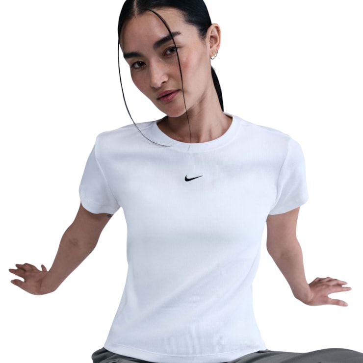 Camiseta Nike Sportswear Feminina - Branca