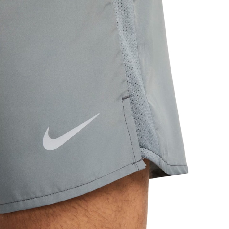 Short Nike Challenger 7 Masculino - Cinza