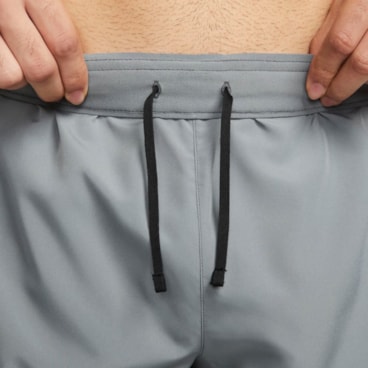 Short Nike Challenger 7 Masculino - Cinza