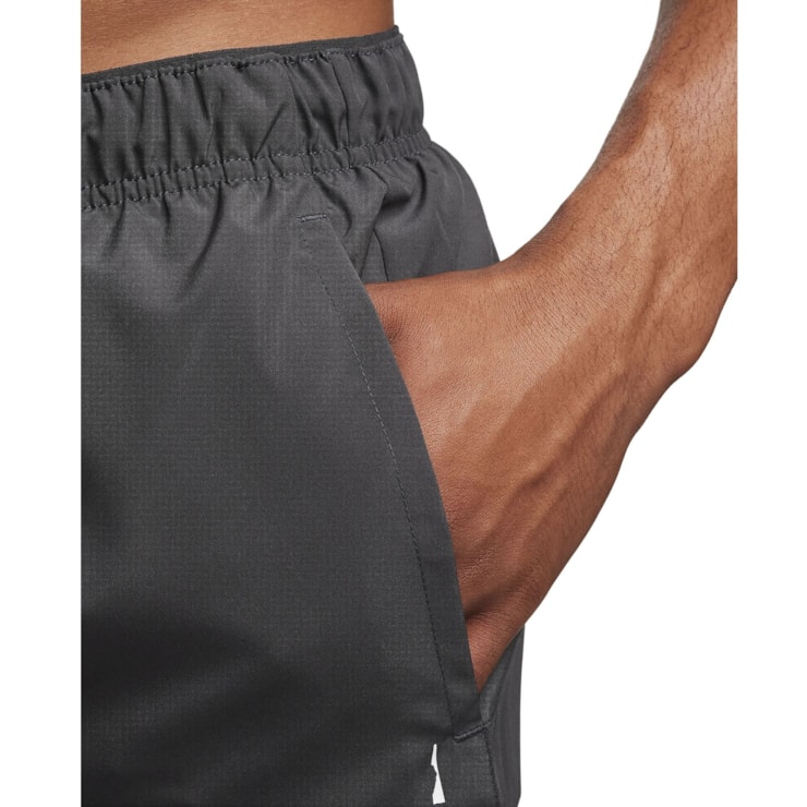 Shorts Nike Dri-Fit Challenger Studio 72 Masculino - Cinza Escuro