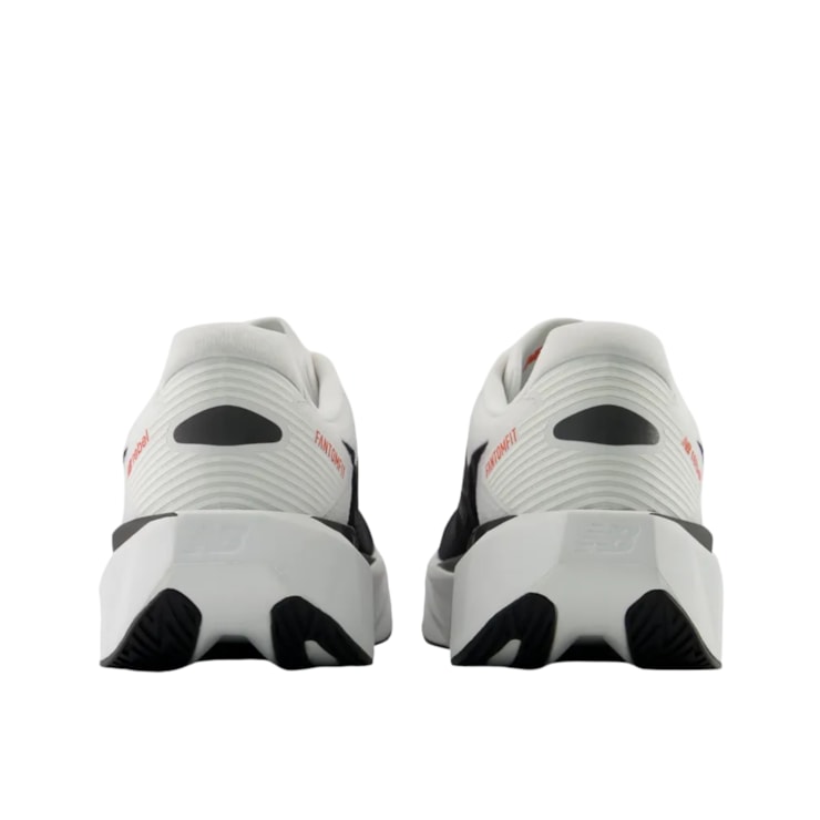 Tênis New Balance Fuelcell Rebel V5 Masculino - Branco/Preto